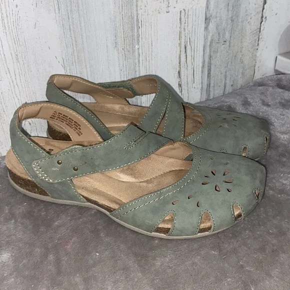 0704 Earth Green Sandals Comfortable Slip-On Design - Picture 9 of 10